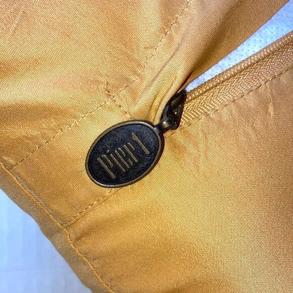 PIER 1 Concentric Circles Applique Decorative Accent Pillow 18 x 12 x 4 inches - Picture 9 of 12